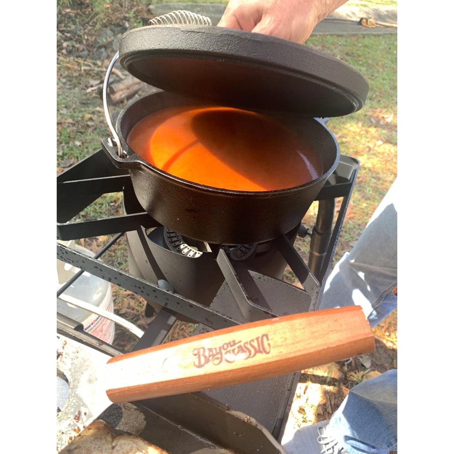 Bayou Classic 2-Quart Cast Iron Dutch Oven