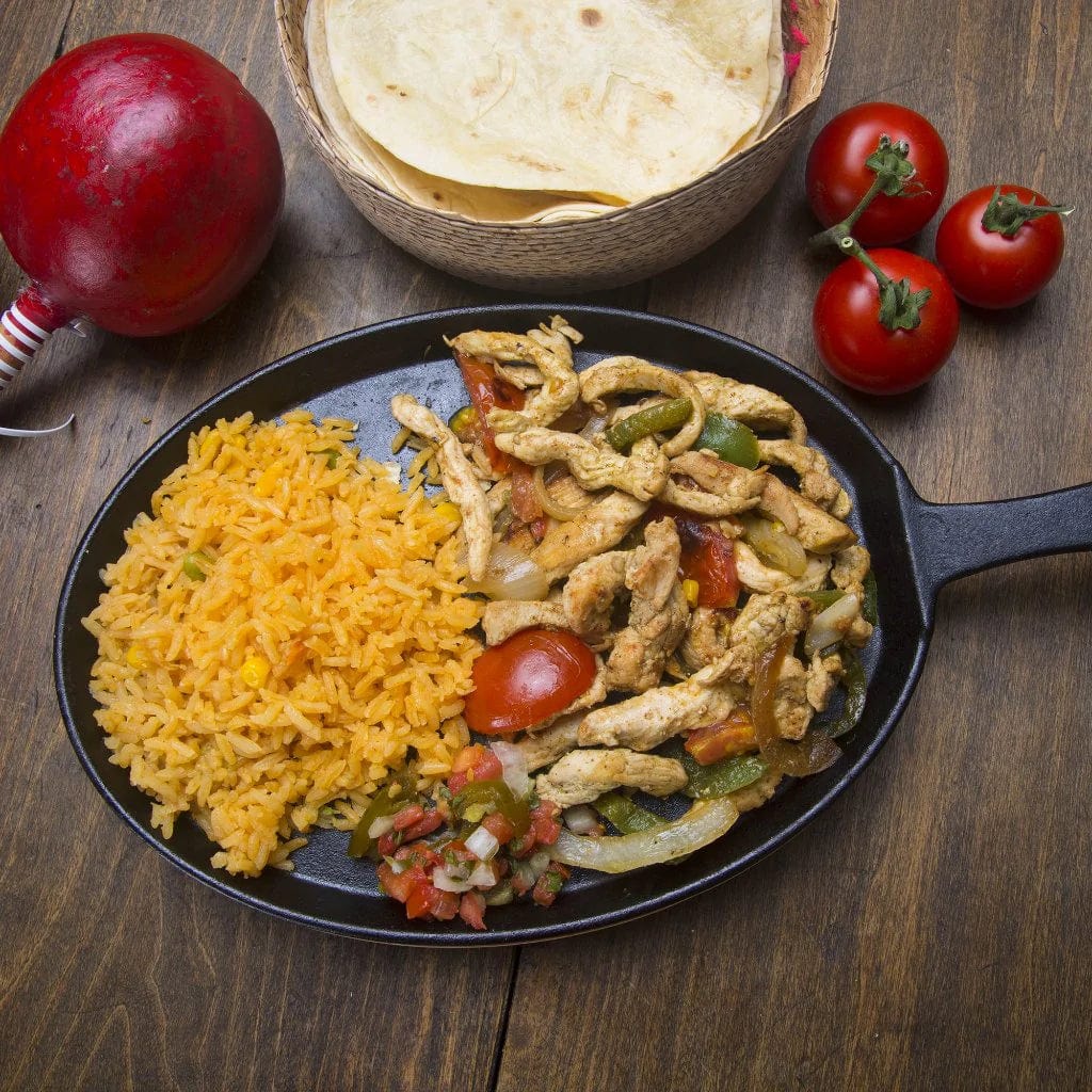 Bayou Classic 9" Cast Iron Fajita Pan w/ Wooden Trivet & Mitt
