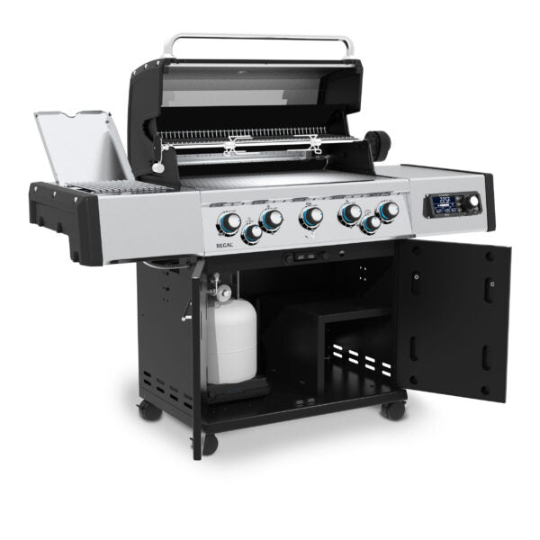 Broil King Regal Q 590 Pro IR 63" Black Propane Gas Grill With iQue Technology