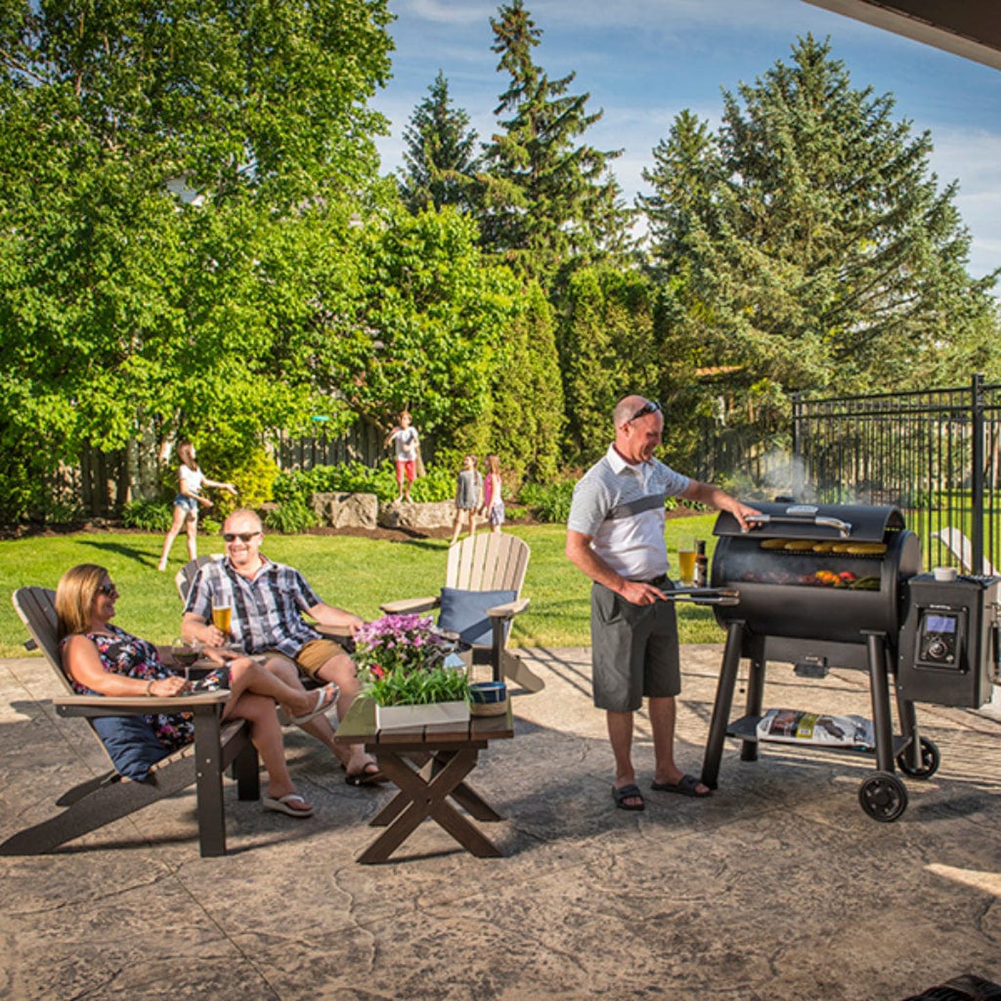 Broil King Smoke 58" Black Regal 500 Wi-Fi & Bluetooth Controlled Pellet Smoker/Grill