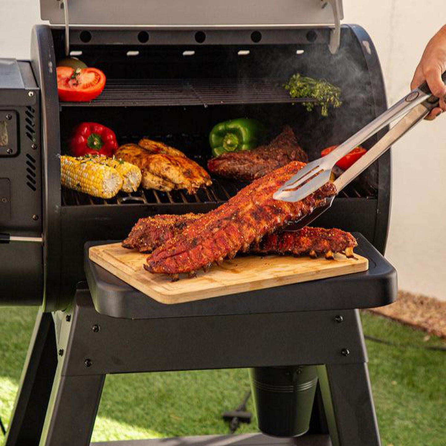 Louisiana Grills 40249 Magnetic Wood Cutting Board