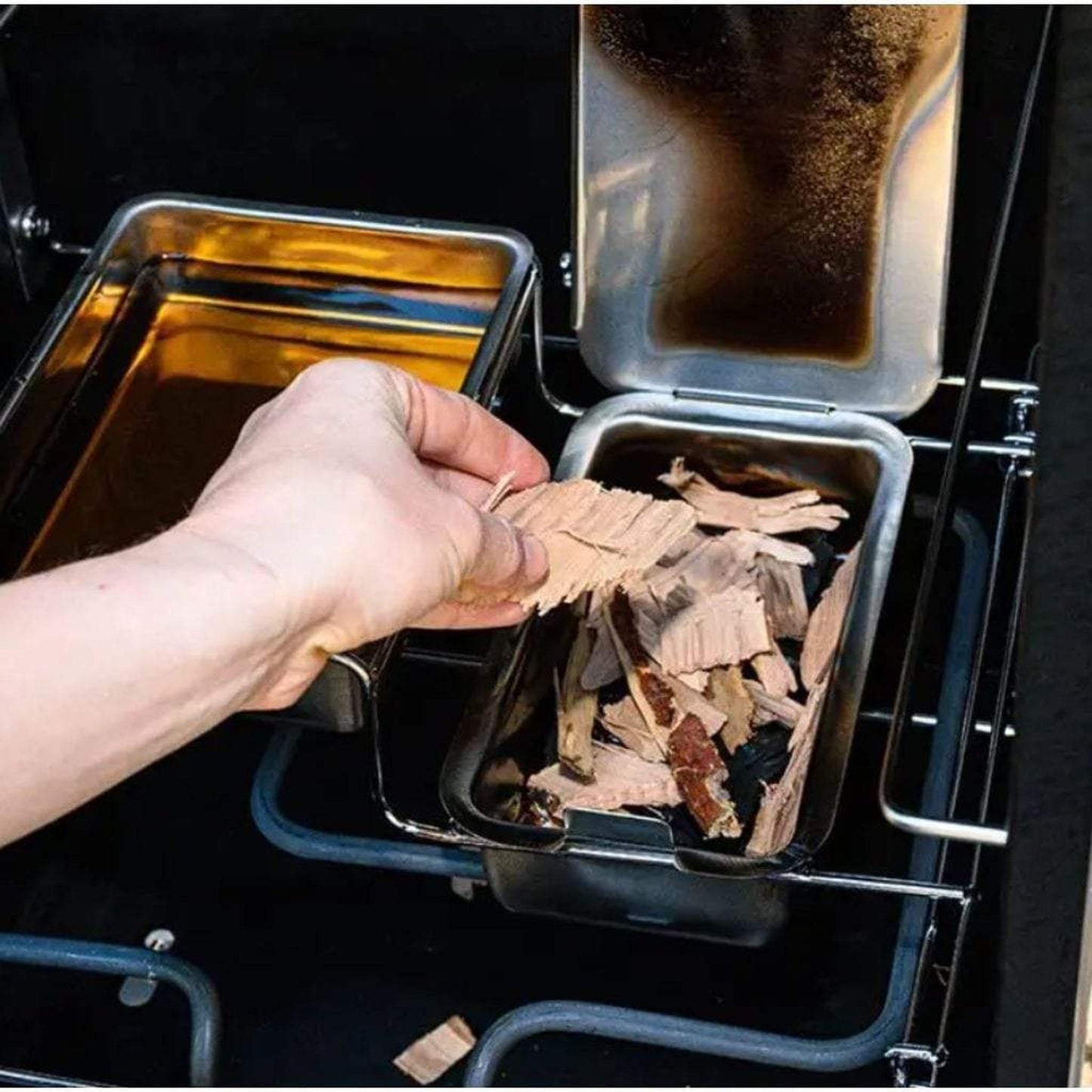 Masterbuilt 30" Black Two-Racks Analog Electric Smoker