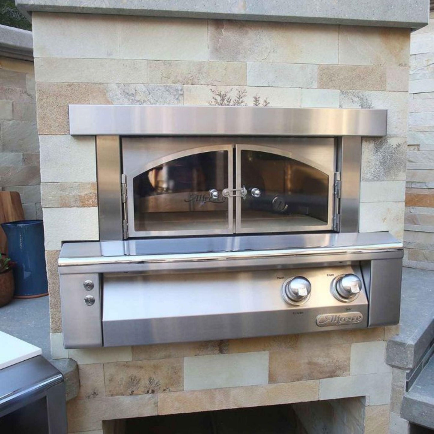 Alfresco 30" Jet Black Gloss Natural Gas Pizza Oven for Built-in Installations