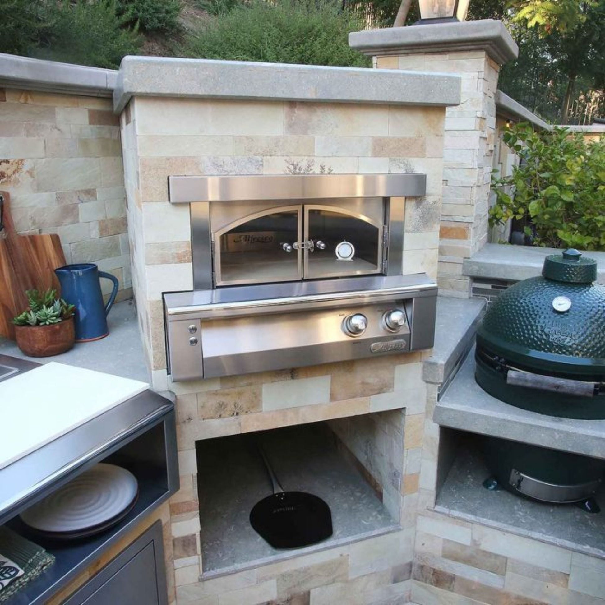 Alfresco 30" Ultramarine Blue Gloss Natural Gas Pizza Oven for Built-in Installations