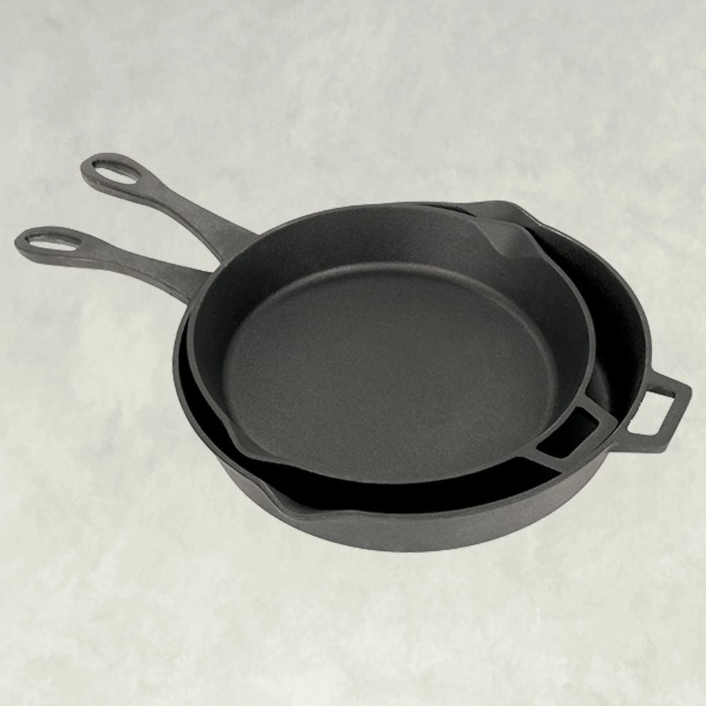 Bayou Classic 16 Double Handled Cast Iron Skillet with Pour Spouts, Black