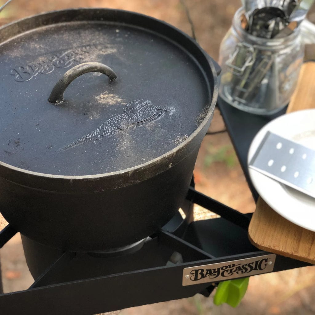 Bayou Classic 14 Quart Cast Iron Dutch Oven w Fry Basket Grill