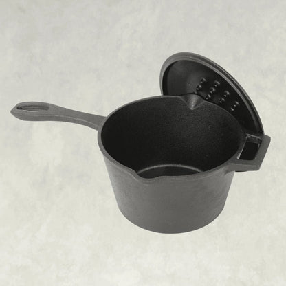 Bayou Classic 2.5-Quart Covered Cast Iron Sauce Pot w/ Self-Basting Lid