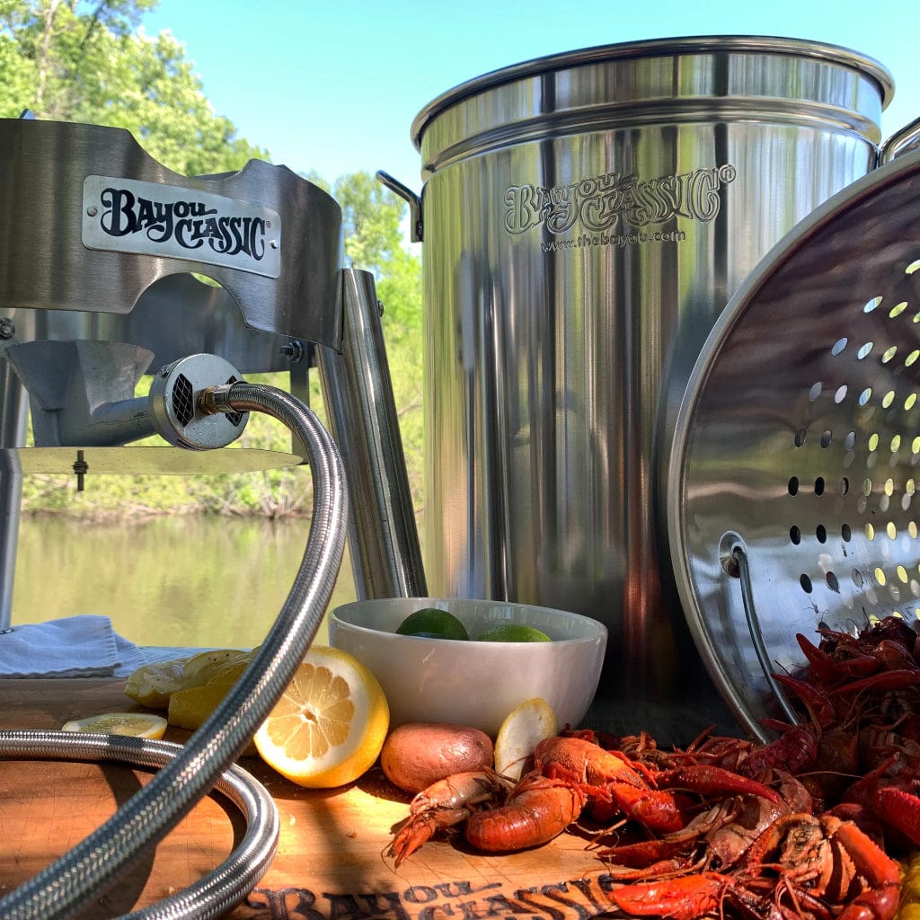 Bayou Classic 1150 14-qt Stainless Fry Pot Features Heavy Welded Handle  Stainless Lid and Stainless Perforated Basket w/ Cool Touch Handle Perfect  For