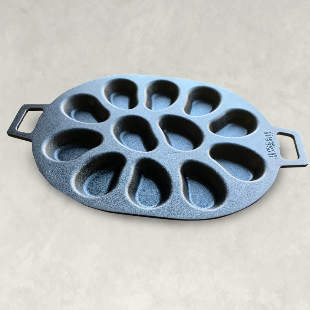 Bayou Classic 7413 Oyster Grill Pan Perfect For Grilling and Serving 12  Oysters or Clams On The Half Shell