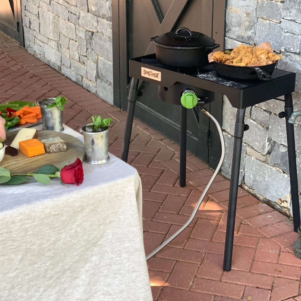 https://grillcollection.com/cdn/shop/files/Bayou-Classic-Dual-Outdoor-Propane-Gas-Patio-Camp-Stove-w-Single-Griddle-3.jpg?v=1685878518&width=1445