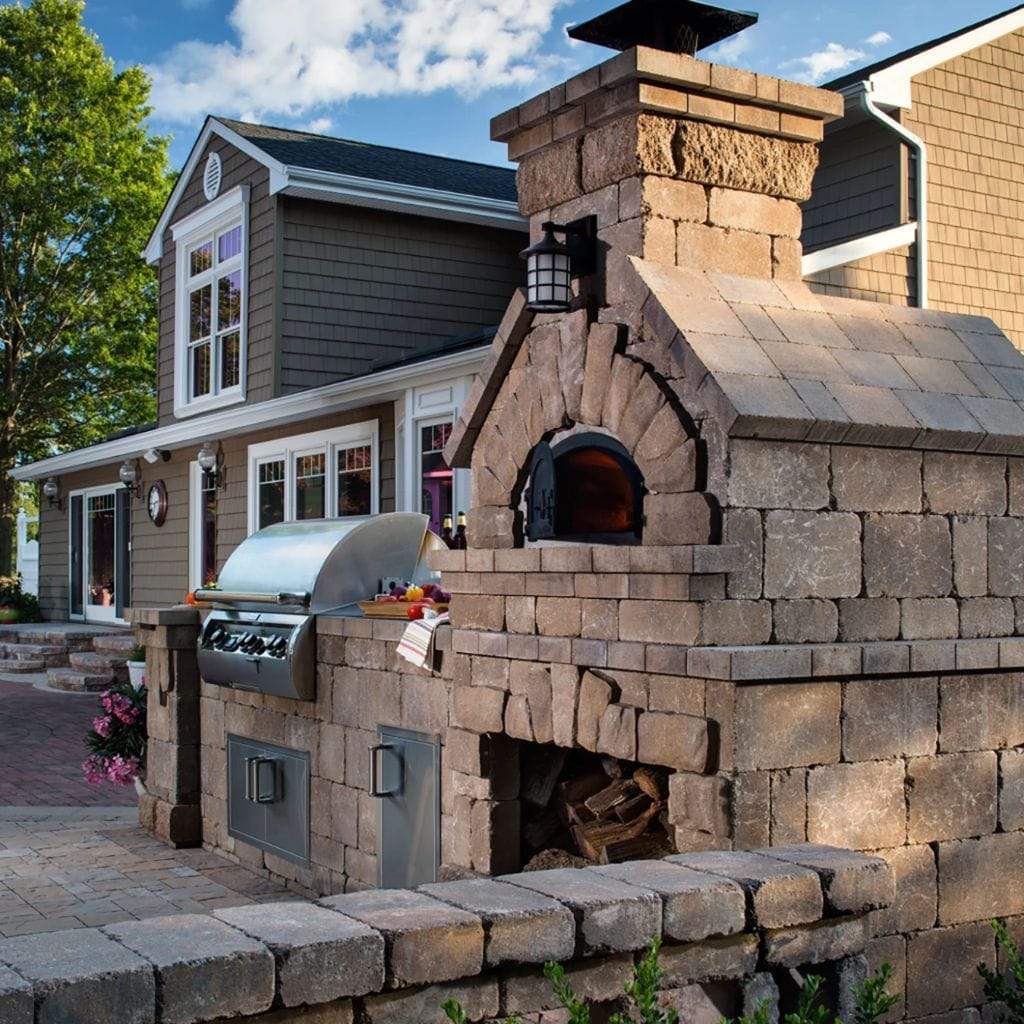 https://grillcollection.com/cdn/shop/files/Chicago-Brick-Oven-38-x-28-CBO-750-Built-in-Wood-Fired-Residential-Outdoor-Pizza-Oven-DIY-Kit-7.jpg?v=1685815136&width=1445