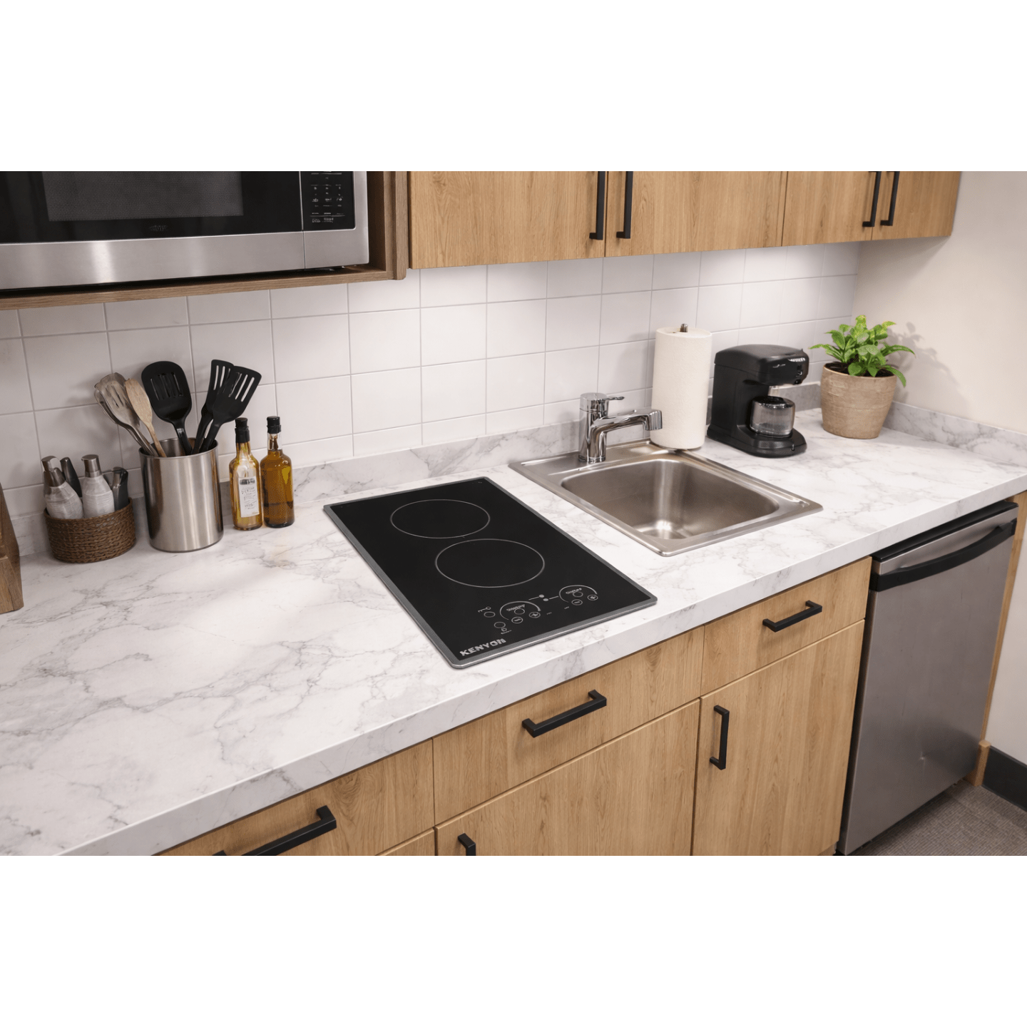 Kenyon Lite-Touch Q Cortez 21" 2-Burner Black 240V Landscape-Mount Electric Cooktop With Touch Control