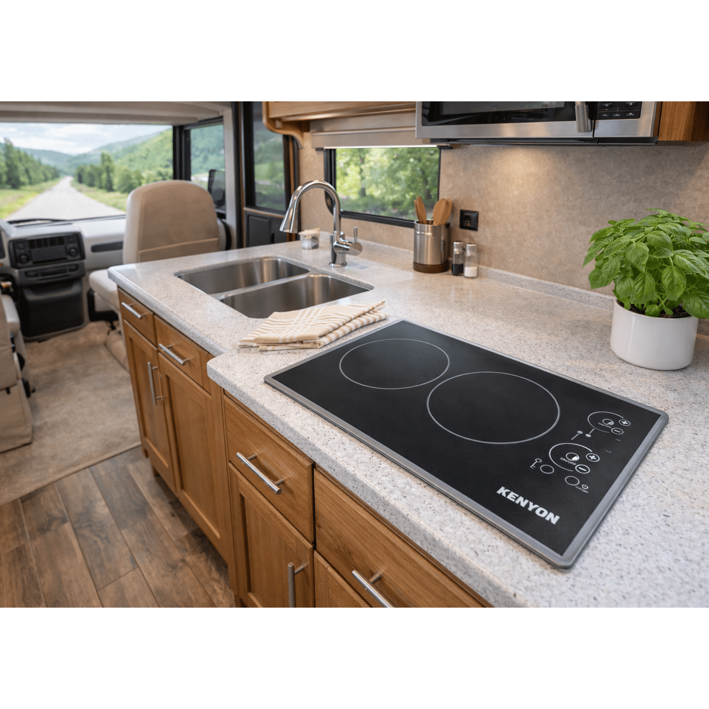 Kenyon Lite-Touch Q Cortez 21" 2-Burner Black 240V Landscape-Mount Electric Cooktop With Touch Control