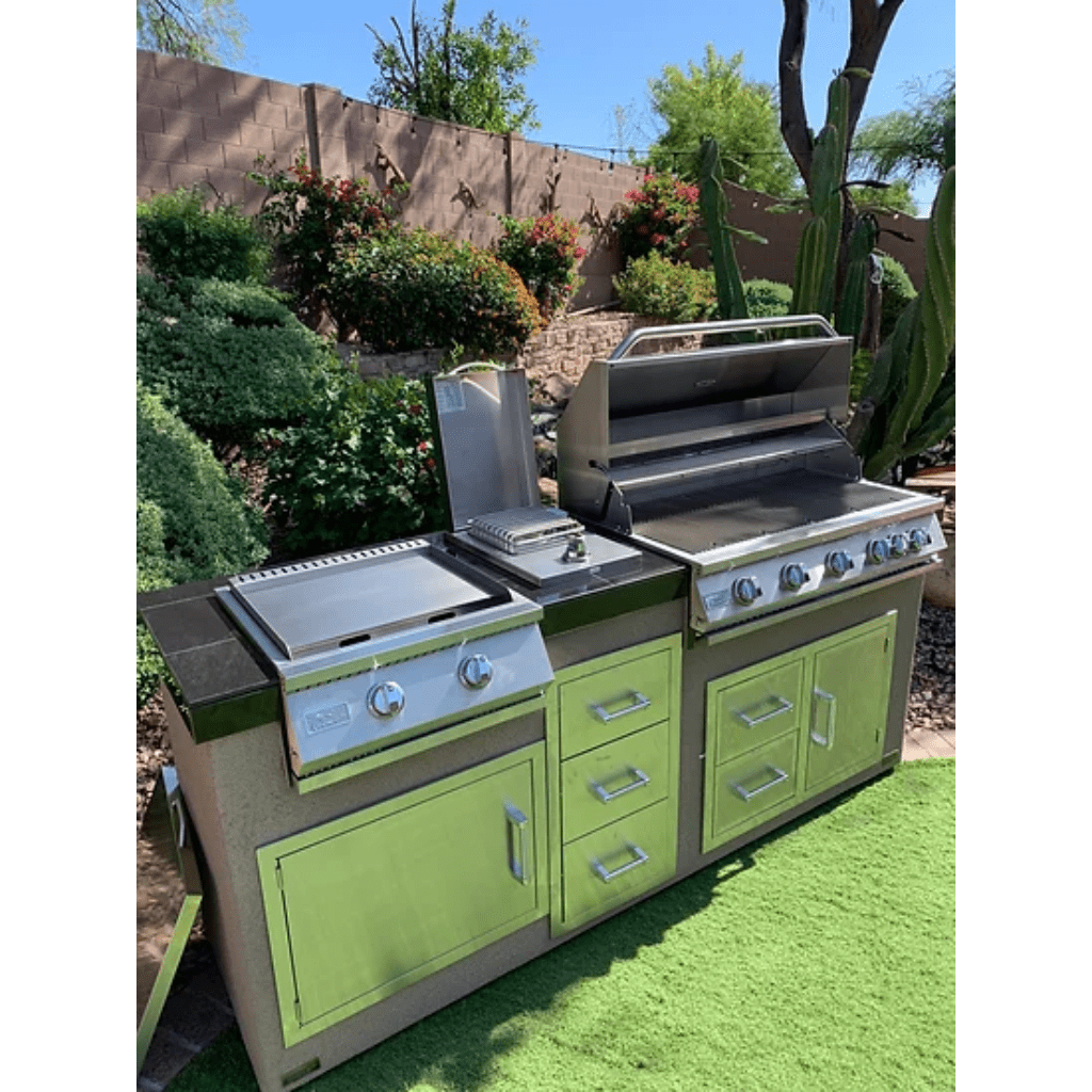 6 Outdoor Kitchens with Built-in Barbeques