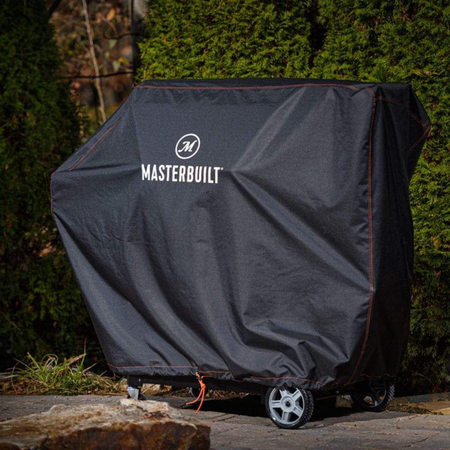 Masterbuilt Gravity Series™ 1050 Digital Charcoal Grill + Smoker Cover in Black