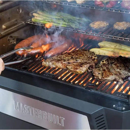 Masterbuilt Gravity Series™ 560 Digital Charcoal Grill + Smoker