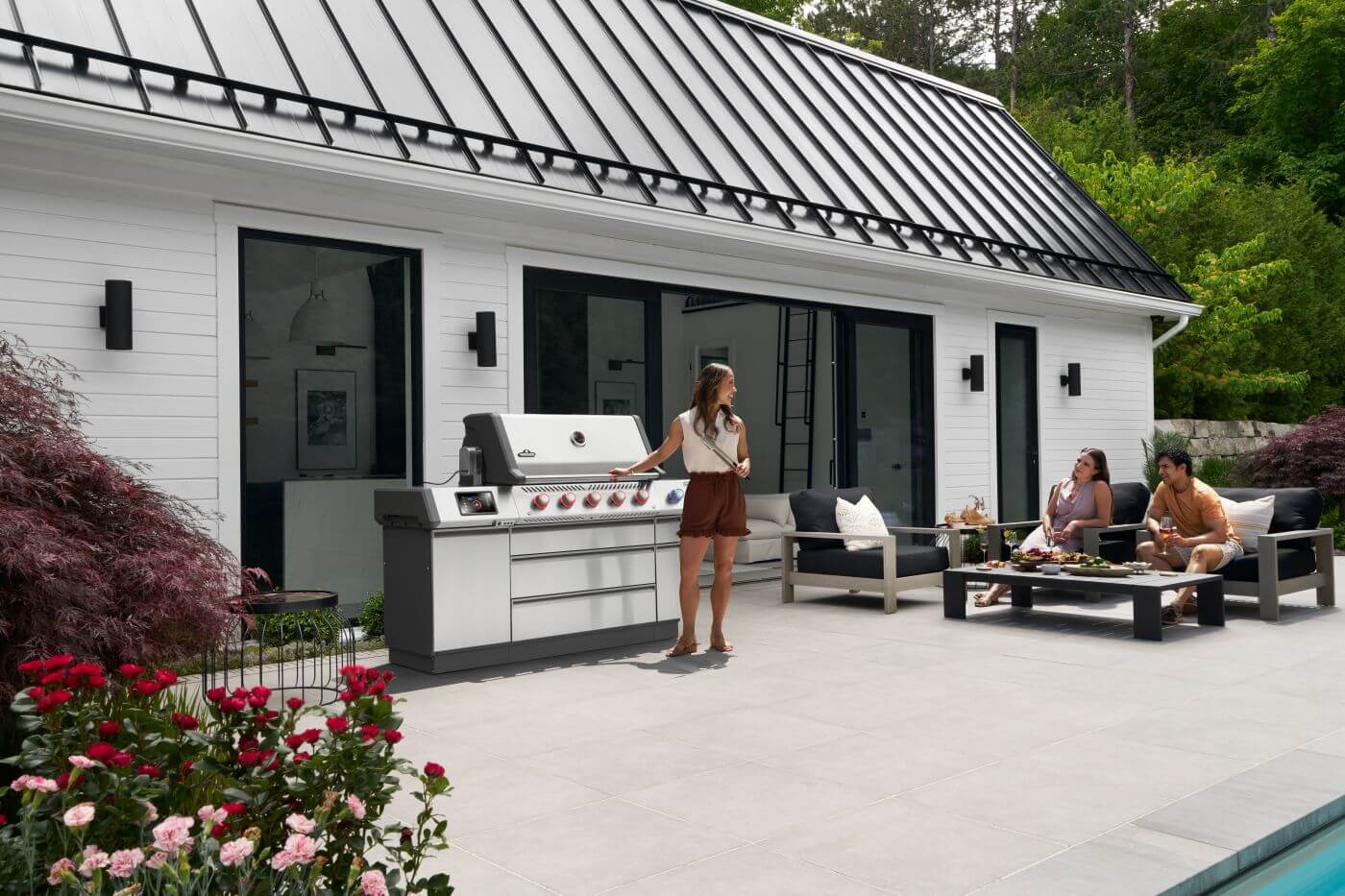 Napoleon Prestige PRO 665 Elite 77" 5 Main Burners Freestanding Propane Gas Grill With Smart Technology & Electric Smoker Box
