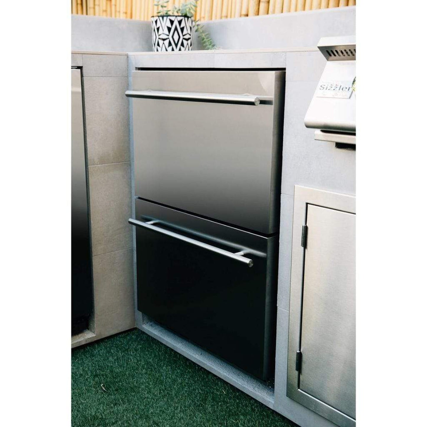 Summerset 24" 5.3 Cu. Ft. Outdoor Rated 2-Drawer Deluxe Refrigerator