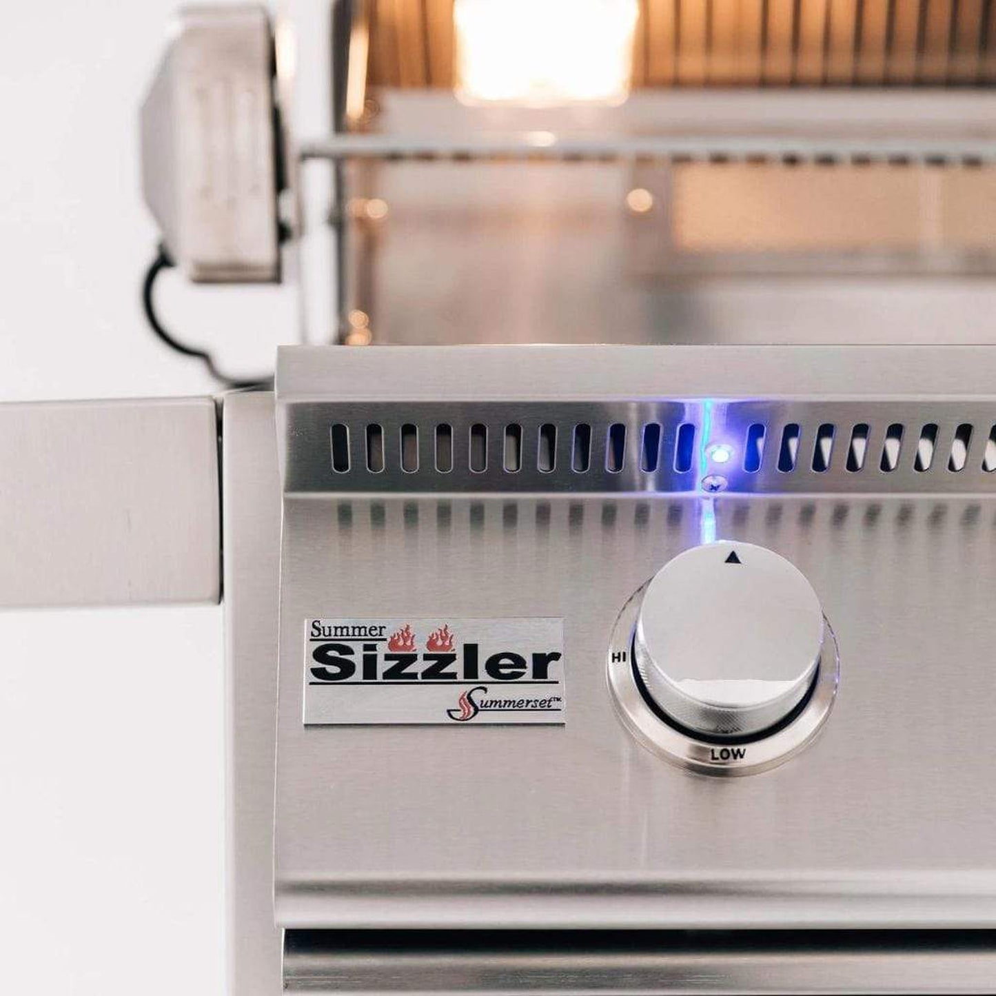 Summerset Sizzler Pro 32" 4-Burner Freestanding Gas Grill